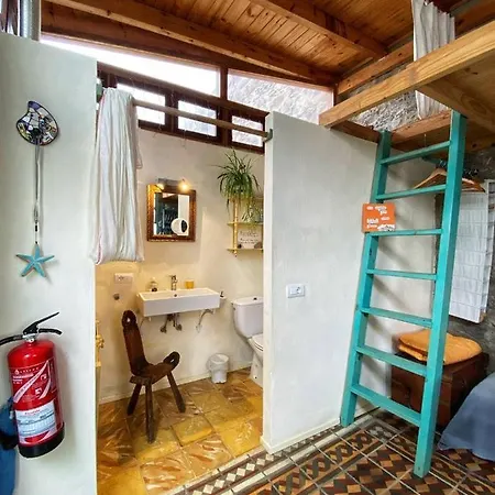 La Casita Azul * Caleta de Interián